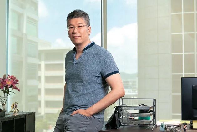 一口破英語曾被外商打槍，他靠「敢問多用」打破語言隔在夢想前的高牆