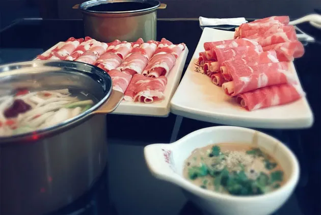 天冷揪團來吃鍋！狂吃海鮮、豆腐、肉，吃什麼容易讓「痛風」找上門？