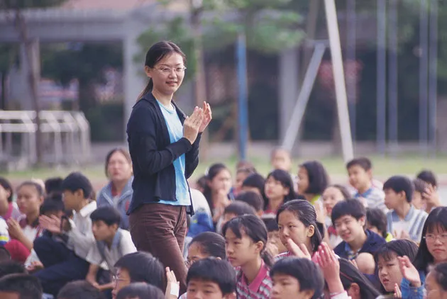 啟發in，權威out！