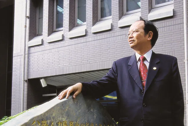 建立小而能的文官制度
