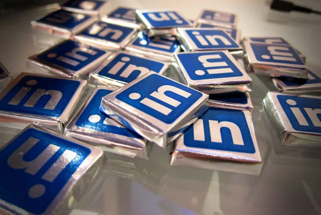 LinkedIn簡中版，引起「獵人戰」