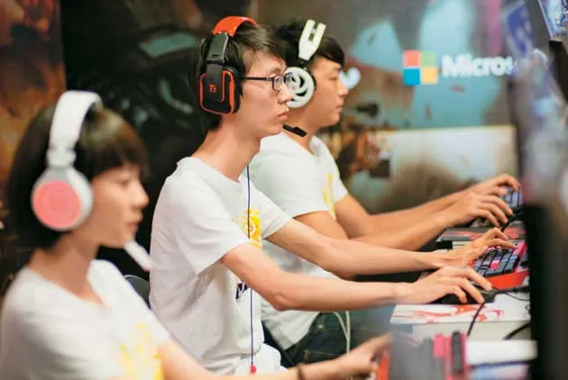 下班後，我們一樣是戰友