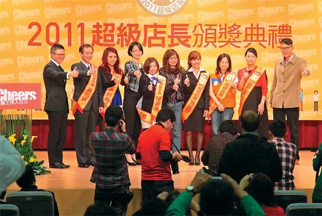 衝破11道考驗，匯聚11萬個讚