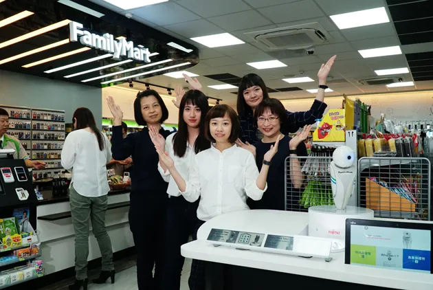 全台第一家科技概念便利商店，是「她們」做的