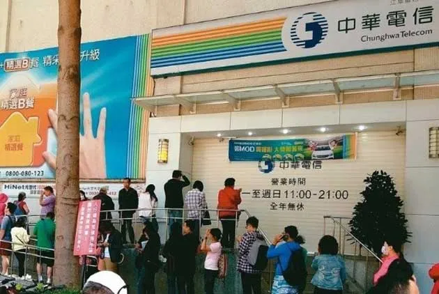 不在乎排多久，只在乎４９９！細數台灣１０大「喪屍潮」事件