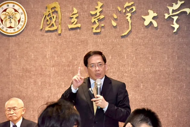 「明天才是我們奮鬥的戰場」５００多天過去，管中閔就任臺大校長