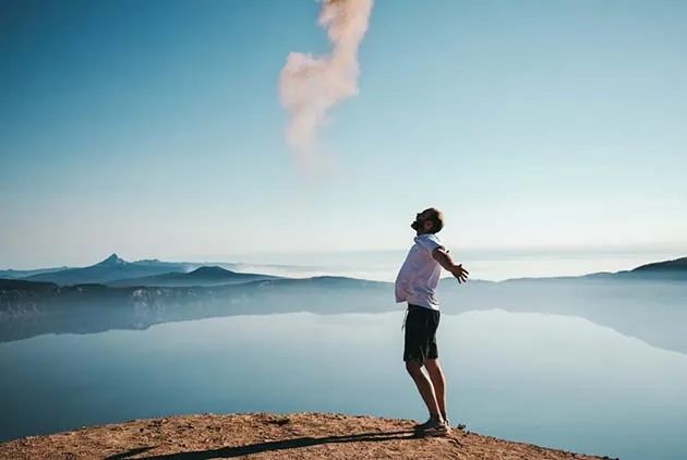 不把自己當別人人生的主角，等於放自己自由