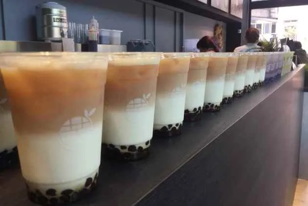 【飲商機】我想要重新定義台灣的珍珠茶飲──Bobii Frutii創辦者Young