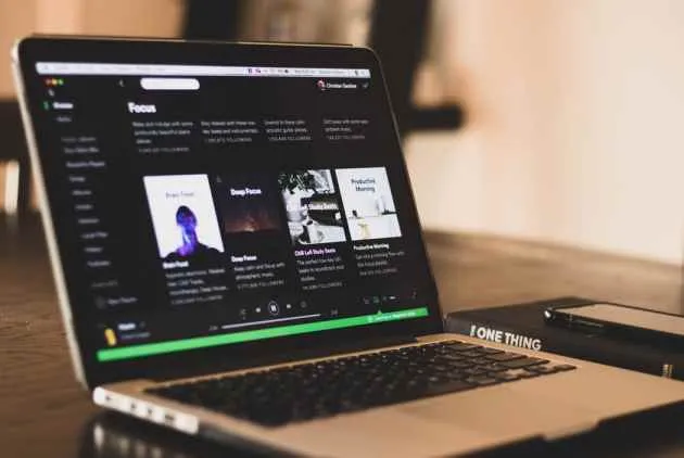 Spotify 順利掛牌，但能否突破高權利金的圍牆，創造獲利空間？