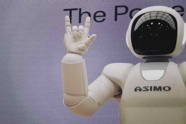 犯罪防制《關鍵報告Minority Report》：人性仰賴科技？或是科技回歸人性？