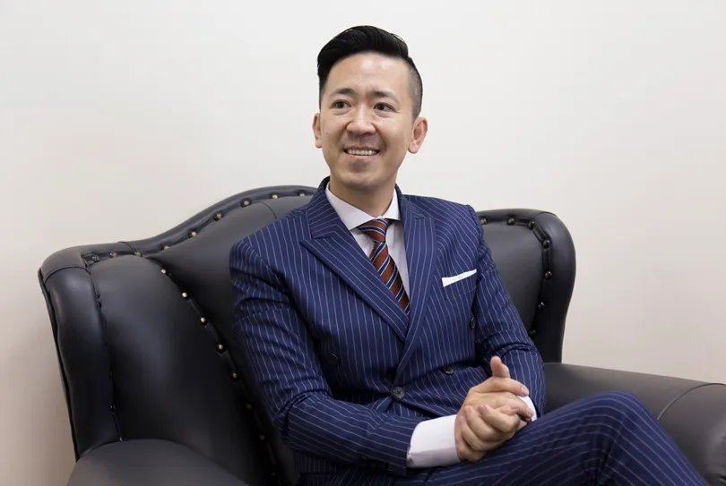 從Pub主唱轉任保險業務...中國人壽最年輕處經理陳威任，靠情傷拚出生涯第一桶金