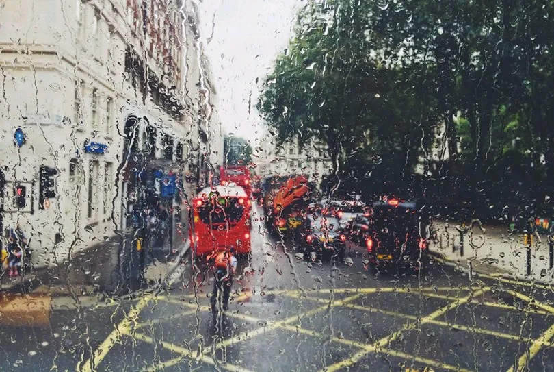 暴雨交通受阻，雇主不得算遲到、扣全勤