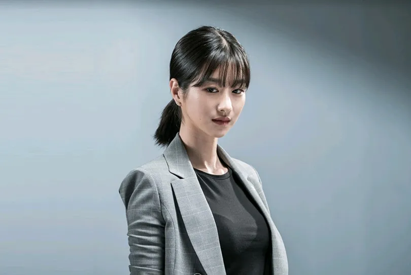 上班怎麼穿才合宜又時髦呢？不妨跟著韓劇女主角學學迷人的辦公穿搭吧！