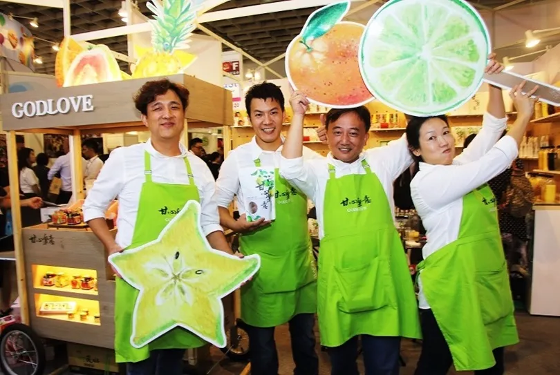 市場的起落人生，激出「甘心樂意」果乾天然味