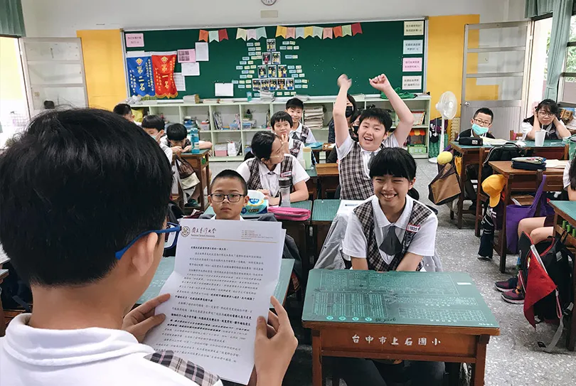 一封來自小學生的信，竟讓臺大校長管中閔、台灣最速男楊俊瀚都回信？