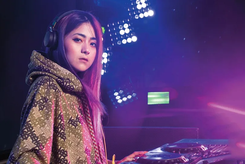 「我要成為世界最有名的DJ！」──不甘願只當nobody，DJ RayRay刷出國際電音夢