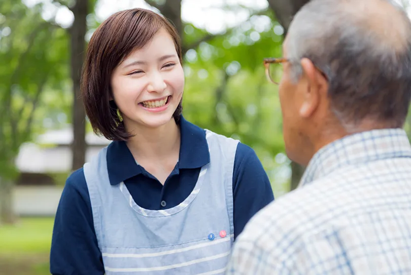 連孫子孫女都要用租的？孤獨世代來臨，「陪伴」只能用錢換