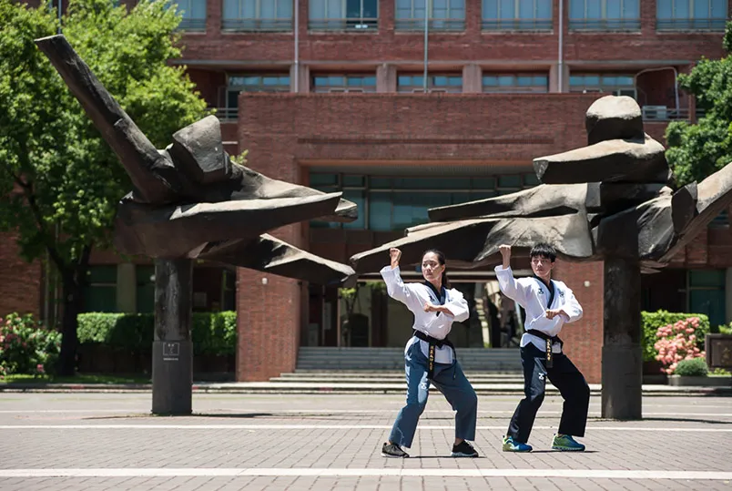 大師作品常駐校園，用藝術帶動人文關懷