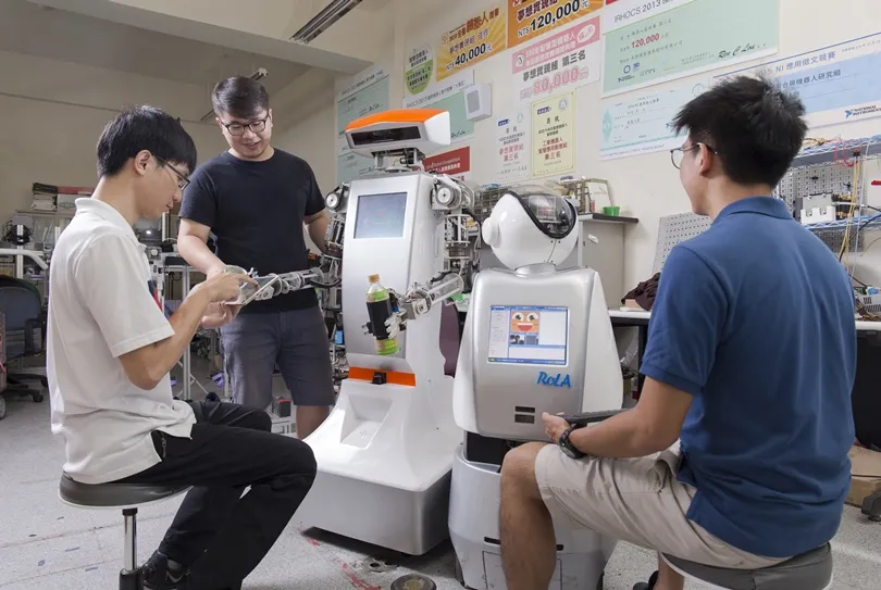 機器人✕交通大學——電控工程研究所