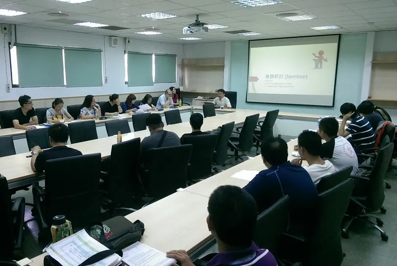 特色研究所：中正大學——雲端計算與物聯網數位學習碩士在職專班