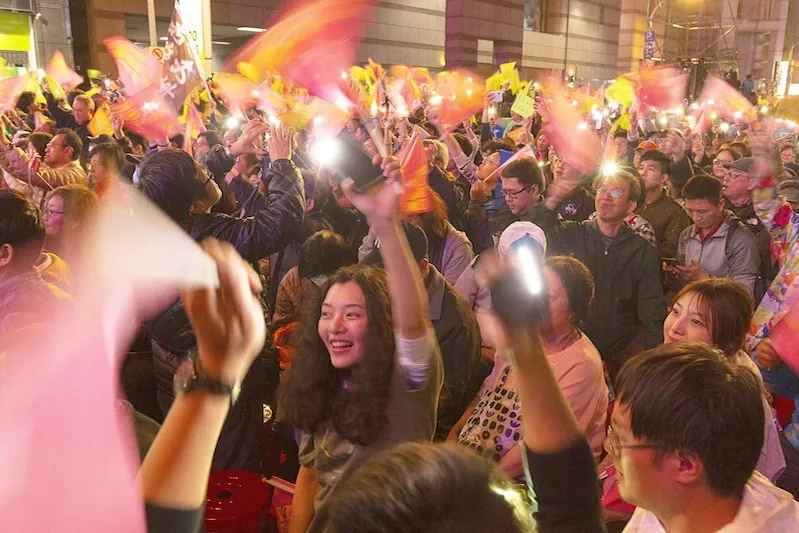 亡國感大噴發！「自己的國家要自己救」青年歸投創近８年投票率新高！