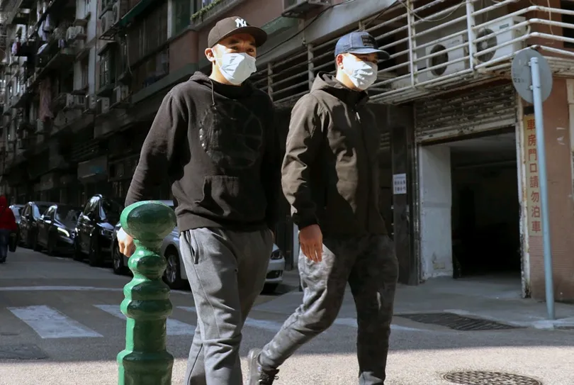 長時間戴口罩很悶怎麼辦？皮膚科醫師這樣建議