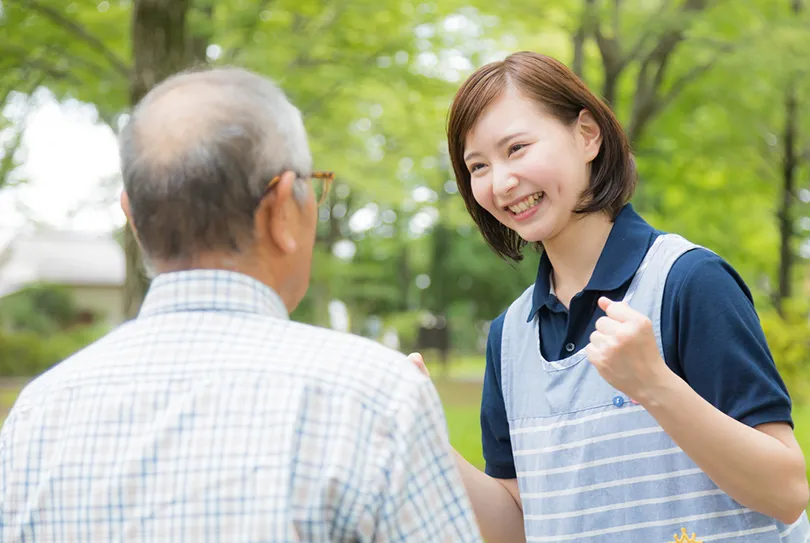「幫別人『把屎把尿』會被看不起…」我從１８歲開始做老人照護的故事