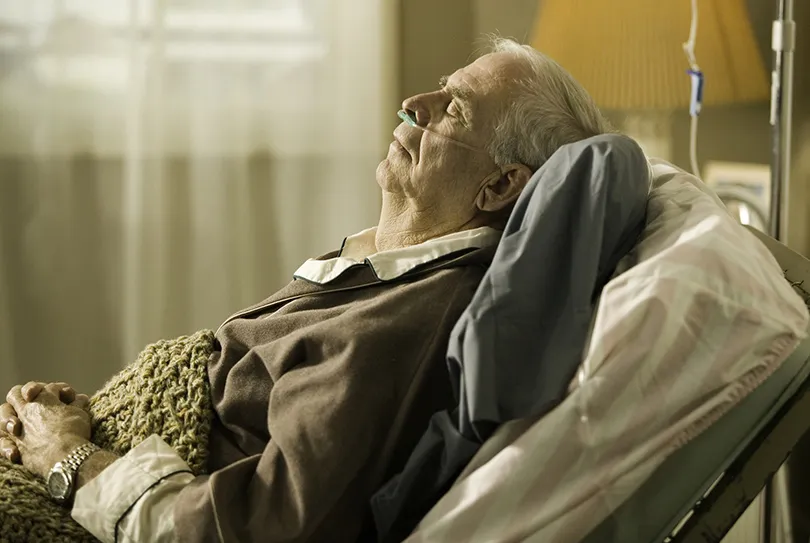 「我是不是很壞、很不孝？」父親病重，無力照顧的他，曾暗暗地盼著爸爸死…