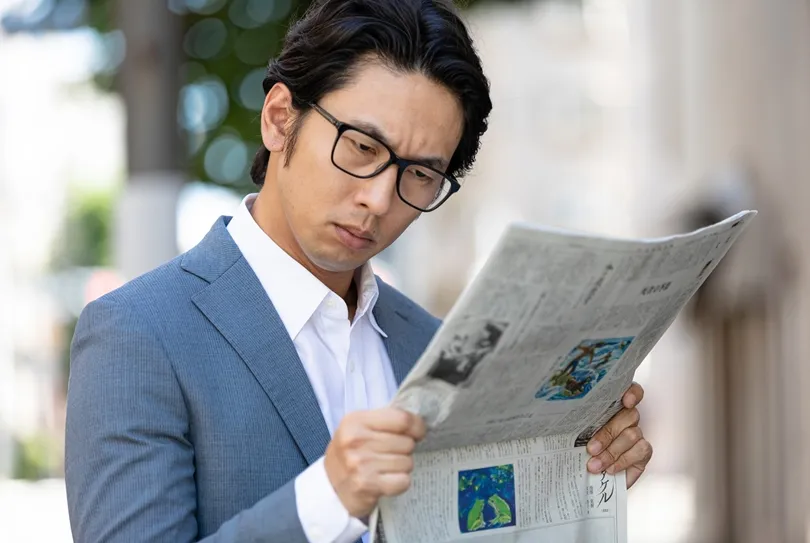 上班族眼睛花花看不清？有這５個徵兆，代表你該去配老花眼鏡了！