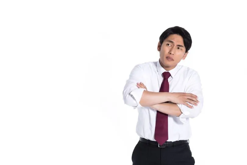 55％溝通靠的是肢體語言！從６個肢體語言，秒懂老闆在想什麼