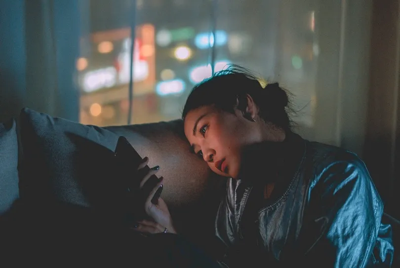 沒有一份工作值得犧牲尊嚴？別中職場專家的毒：你得先為五斗米折盡腰，才能終身不折腰