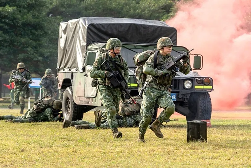 軍公教明年度不調薪！蘇貞昌：拜託同仁忍耐、諒解