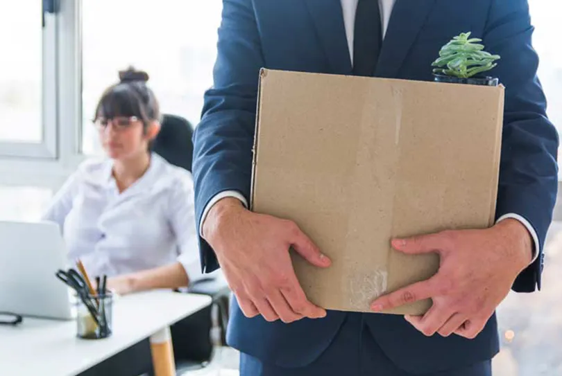 一流大學畢業，公司卻要他走人？老闆無奈提醒：愈聰明，愈要多看看別人的「」