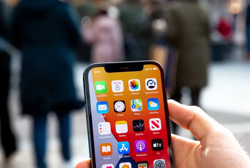傳Line叫你加班、遠端還要開會？從２G到５G，職場真的變得更好了嗎？