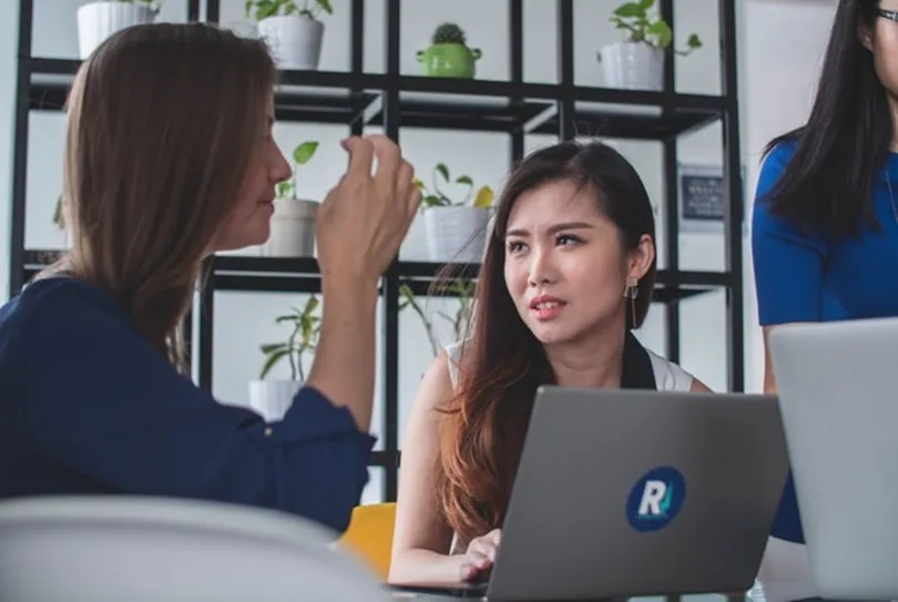【職場英文】同事說：You are a good person，不是說你人很好？