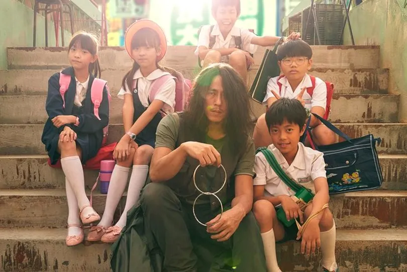 《天橋上的魔術師》到底是誰？導演楊雅喆解密幕後彩蛋、原著精神與台灣的８０年代…