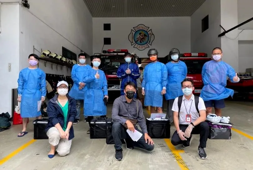 「身為萬華人更要團結！」當萬華成眾矢之的，他號召社團出動，送出６千個便當支援醫護