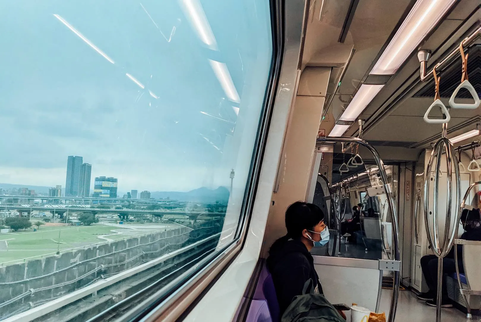 IMD世界競爭力公布：台灣排名第７，青年就業比例卻吊車尾