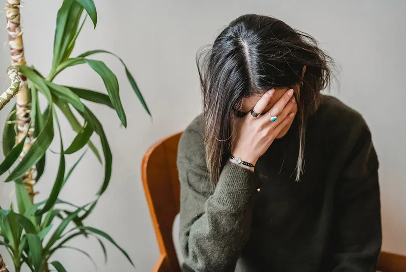 「生氣」就是EQ低？每個憤怒成人的背後，都有一個受傷的孩子