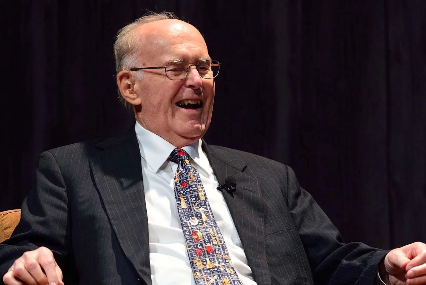 Intel共同創辦人辭世：如果不是遇到爛老闆，「摩爾定律」可能不會面世- Cheers快樂工作人