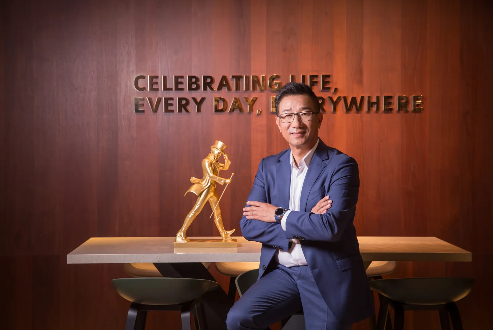 企業的競爭力，往往體現於面對誘惑時「取捨」的韌性。帝亞吉歐台灣總經理梁殷禎用自身的經驗，分享在變動時代中，領導者如何運用「減法思維」重新校準目標。梁殷禎認為，卓越的經營不在於填滿資源，而在於決定「不做什麼」的勇氣，唯有精準聚焦，才能在不確定的環境中精煉出核心價值。
